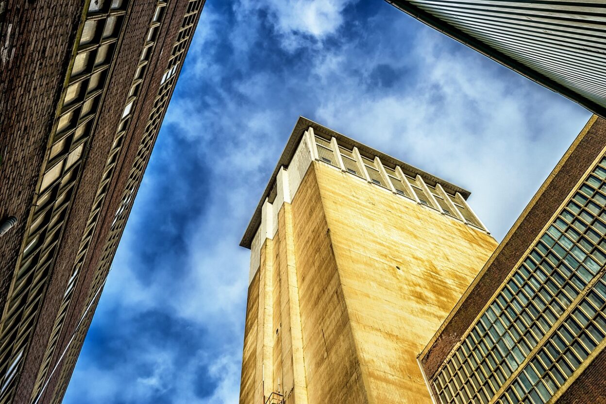 building 1880261 1280